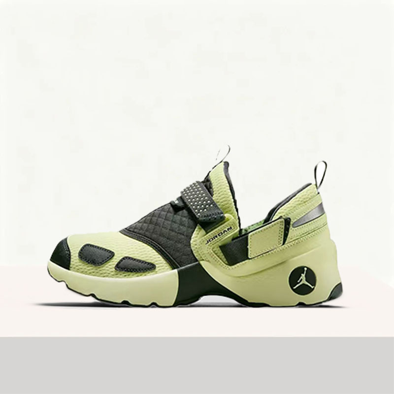 ナイキ エア ジョーダン トランナー LX レディース 滑り - Women'S Shoes Nike Jordan のレビューと価格