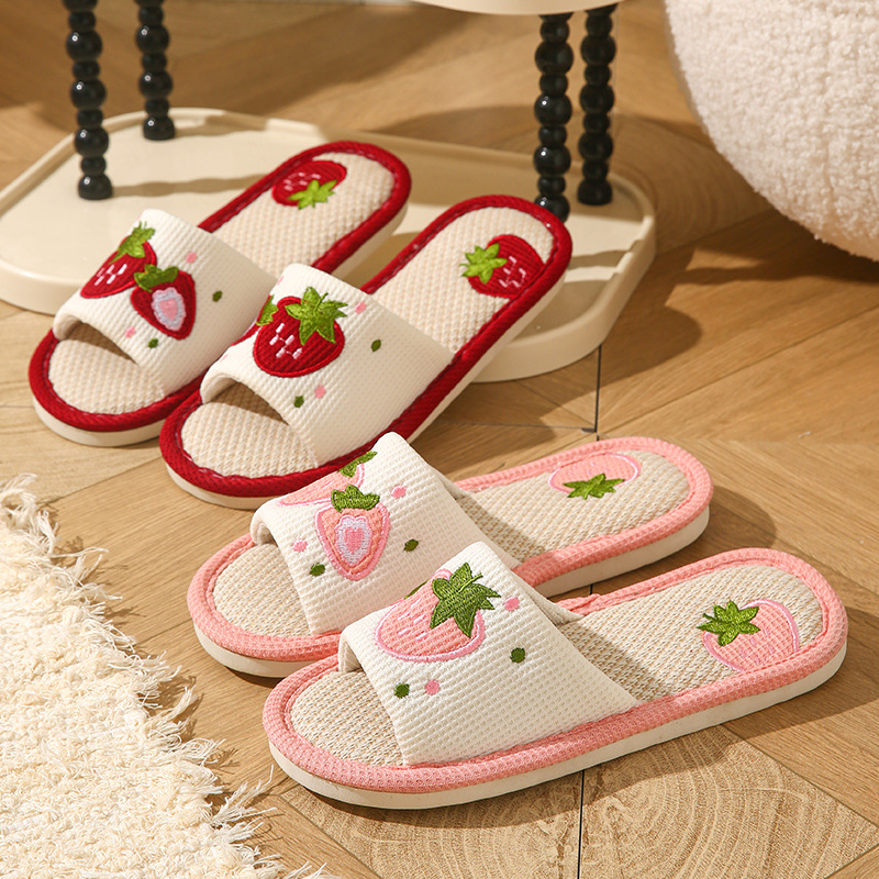 いちご柄のリネン素材を使用した、女性用スリッパ。つま先が開い - Mule Slip On のレビューと価格